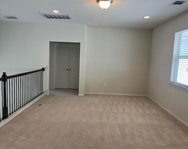3240 E Whitestone Blvd - Photo Thumbnail 5