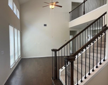 3240 E Whitestone Blvd - Photo Thumbnail 1