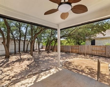 813 Settlement St - Photo Thumbnail 16