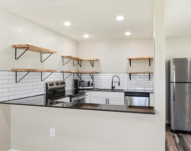 205 Andover Place N - Photo Thumbnail 13