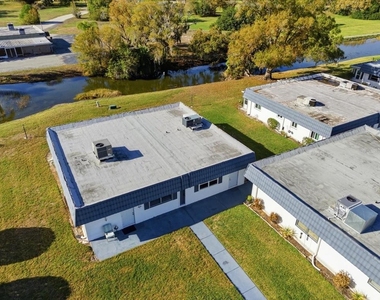 205 Andover Place N - Photo Thumbnail 7