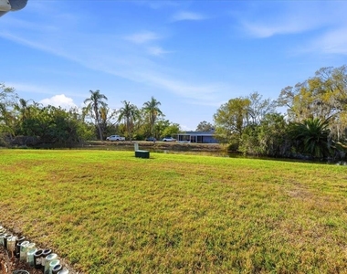205 Andover Place N - Photo Thumbnail 23