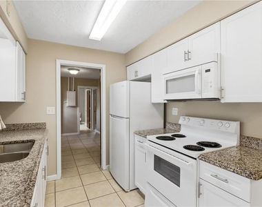 38 Regina Boulevard - Photo Thumbnail 14