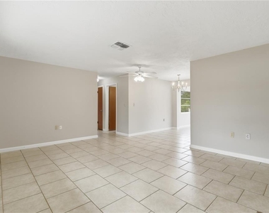 38 Regina Boulevard - Photo Thumbnail 8
