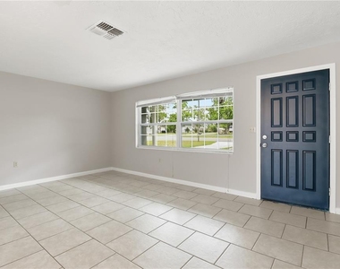38 Regina Boulevard - Photo Thumbnail 7