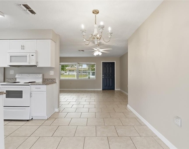 38 Regina Boulevard - Photo Thumbnail 11