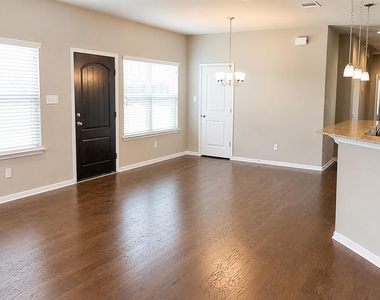 2304 S Lakeline Blvd - Photo Thumbnail 2