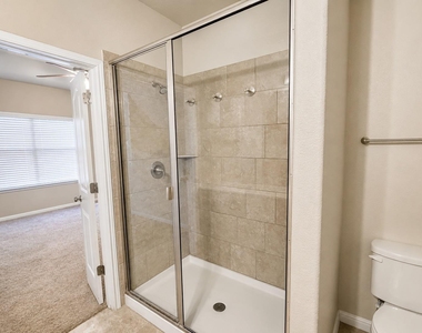 2304 S Lakeline Blvd - Photo Thumbnail 10