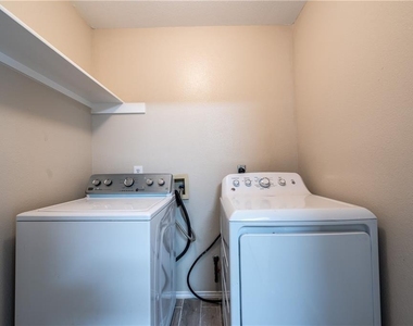 1607 Greening Way - Photo Thumbnail 20