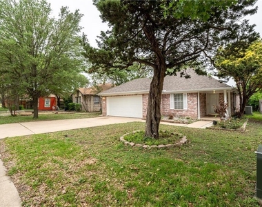 1607 Greening Way - Photo Thumbnail 1
