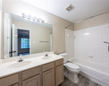1607 Greening Way - Photo Thumbnail 18