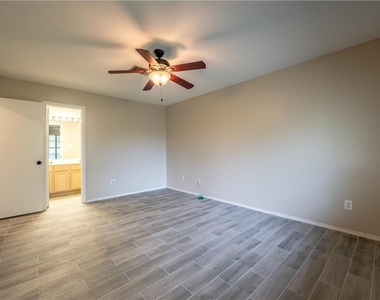 1607 Greening Way - Photo Thumbnail 14