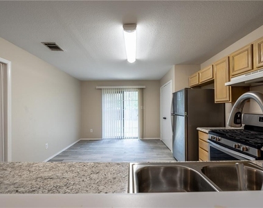 1607 Greening Way - Photo Thumbnail 10