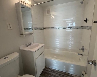 6016 N Warnock Street - Photo Thumbnail 9