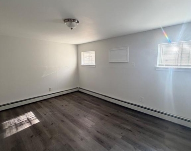 6016 N Warnock Street - Photo Thumbnail 6