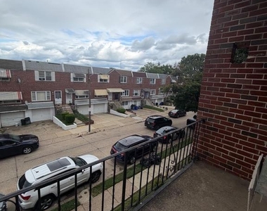 6020 N Warnock Street - Photo Thumbnail 6