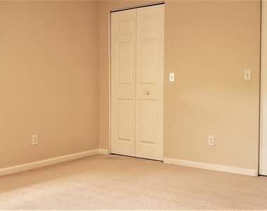 5126 Nw 21st Loop - Photo Thumbnail 7
