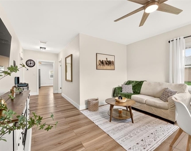 705 Nw 64th Place - Photo Thumbnail 17