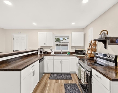 705 Nw 64th Place - Photo Thumbnail 28