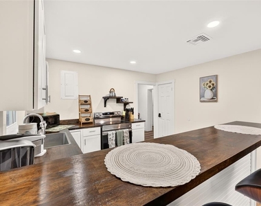 705 Nw 64th Place - Photo Thumbnail 32