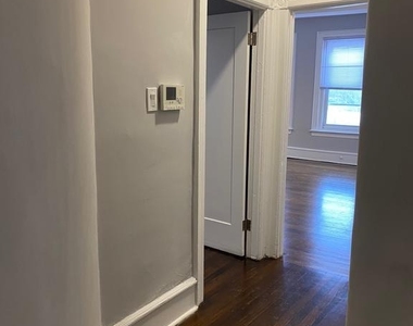 530 W King Street - Photo Thumbnail 7