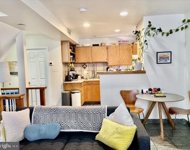 2620 Poplar Street - Photo Thumbnail 3