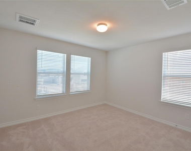 349 Capstone Rd - Photo Thumbnail 19