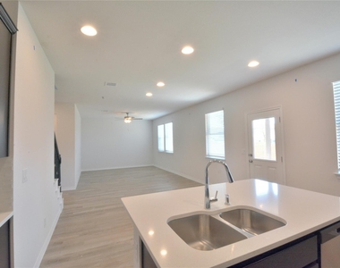 349 Capstone Rd - Photo Thumbnail 5