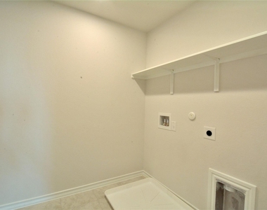 349 Capstone Rd - Photo Thumbnail 11