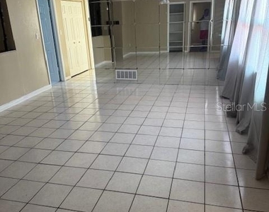 388 Notre Dame Drive - Photo Thumbnail 6