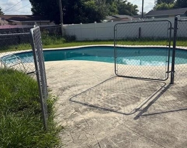 388 Notre Dame Drive - Photo Thumbnail 12