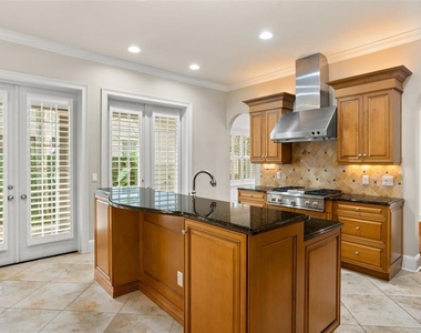 1136 S Pennsylvania Avenue - Photo Thumbnail 13