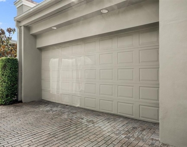 1136 S Pennsylvania Avenue - Photo Thumbnail 40