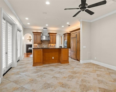 1136 S Pennsylvania Avenue - Photo Thumbnail 16