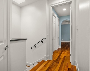 1136 S Pennsylvania Avenue - Photo Thumbnail 22