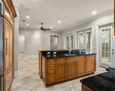 1136 S Pennsylvania Avenue - Photo Thumbnail 11