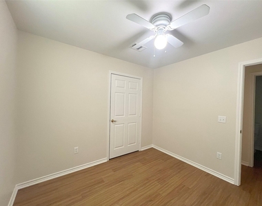 1006 2nd Street - Photo Thumbnail 11