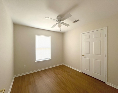 1006 2nd Street - Photo Thumbnail 10