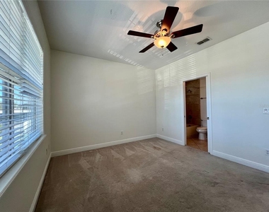 1409 Michigan Avenue - Photo Thumbnail 14