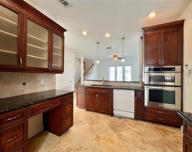 1409 Michigan Avenue - Photo Thumbnail 6