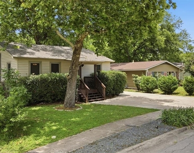 9504 N Creek Dr - Photo Thumbnail 9