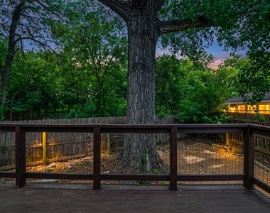 9504 N Creek Dr - Photo Thumbnail 4
