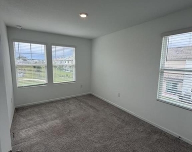 393 Grand Pine Lane - Photo Thumbnail 7