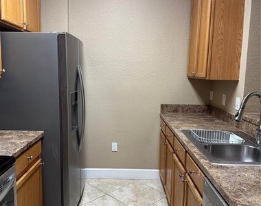 6335 Contessa Drive - Photo Thumbnail 8