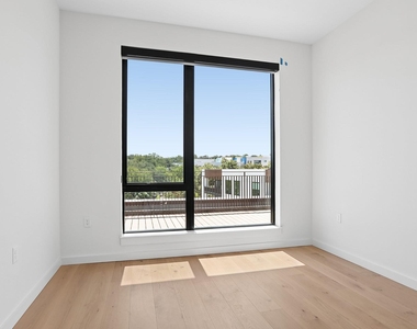 2209 S 1st St - Photo Thumbnail 12
