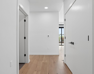 2209 S 1st St - Photo Thumbnail 20