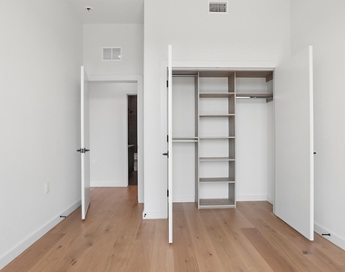 2209 S 1st St - Photo Thumbnail 14