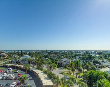 880 Mandalay Avenue - Photo Thumbnail 12