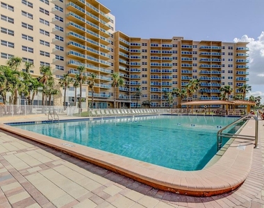 880 Mandalay Avenue - Photo Thumbnail 26