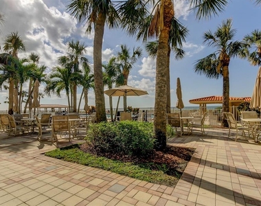 880 Mandalay Avenue - Photo Thumbnail 15